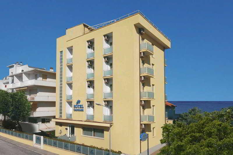 Hotel Caggiari Сенигаллия Экстерьер фото