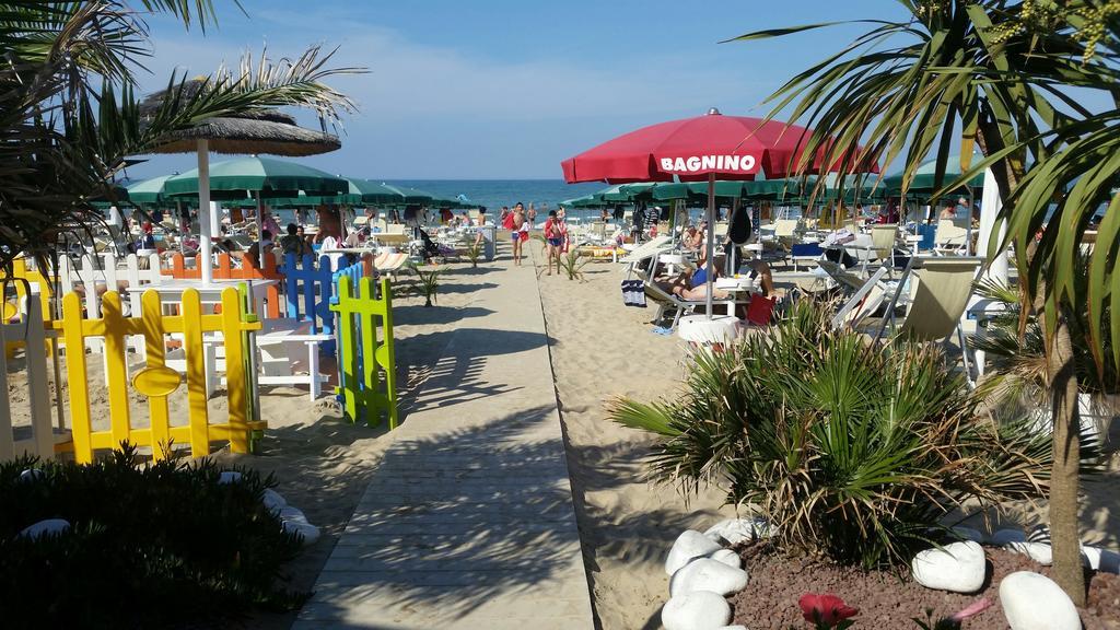 Hotel Caggiari Сенигаллия Экстерьер фото